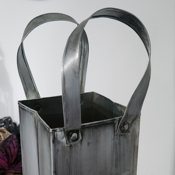 🍷 Vintage Metal Wine Bag – Rustic Wine Bottle Holder, Preowned, Great Condition - Picture 4 of 10